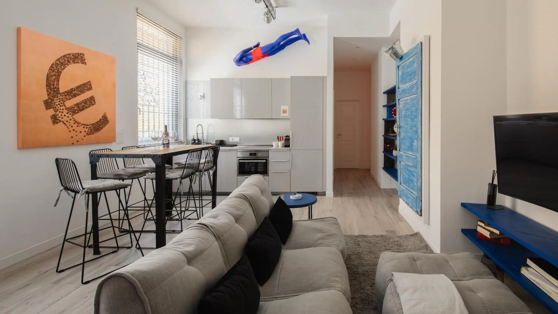 Pop-Art Design Apartment Rom